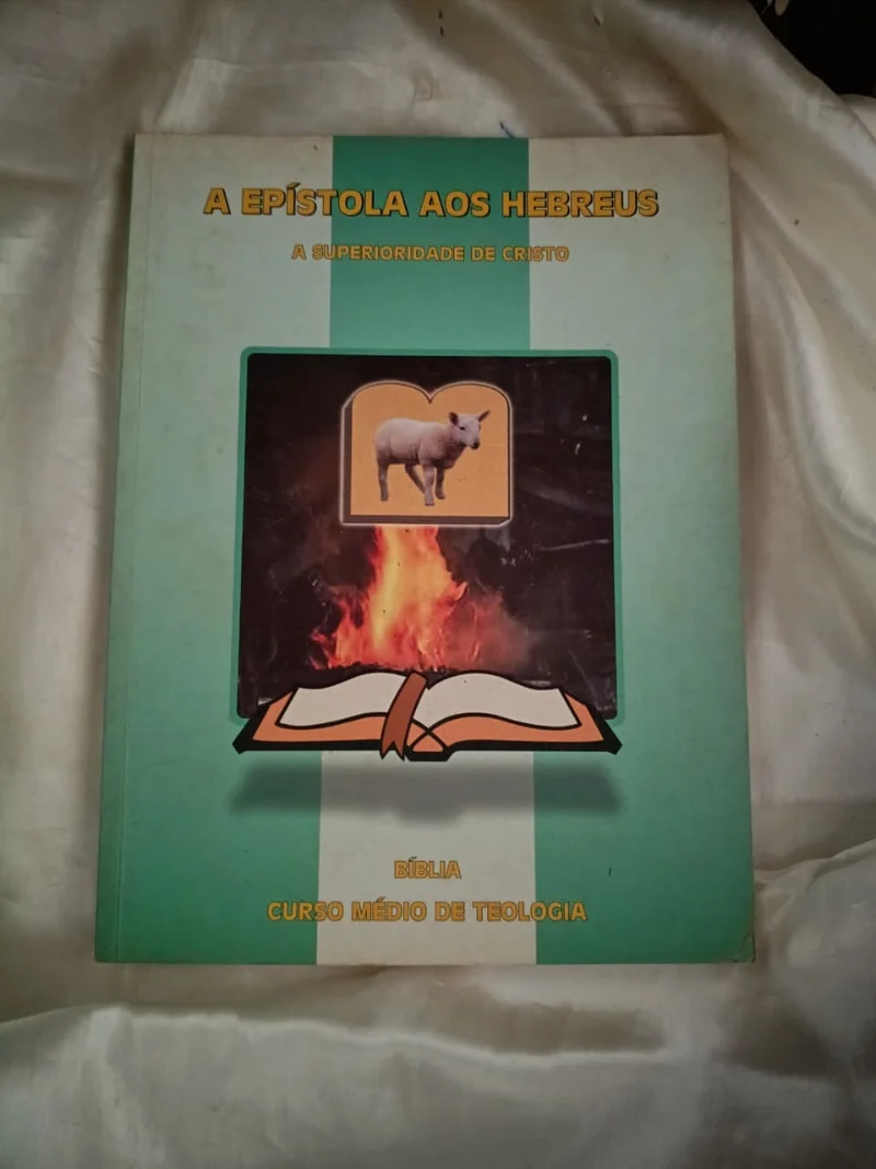 A Epístola aos hebreus - a superioridade de Cristo