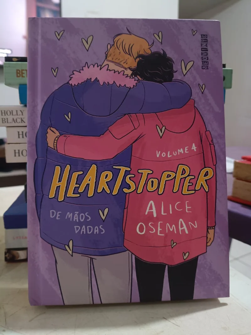 Heartstopper Vol. 4