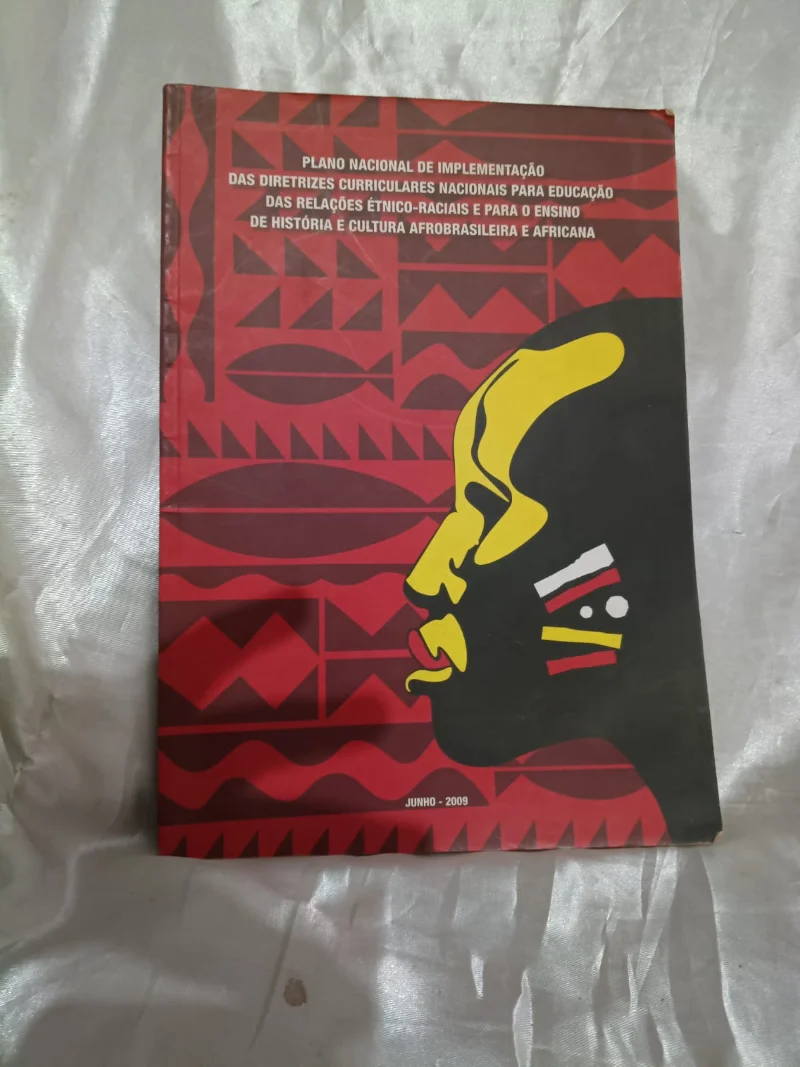 Plano Nacional de implementação das diretrizes curriculares nacionais para educação das relações etnico-raciais e para o ensino de historia e cultura afrobrasileira e africana