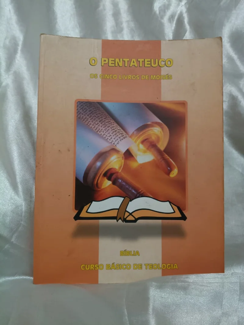 O pentateuco - os cinco livros de moisés