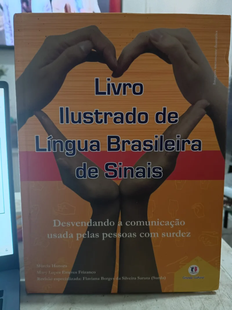 Livro Ilustrado de Língua Brasileira de Sinais