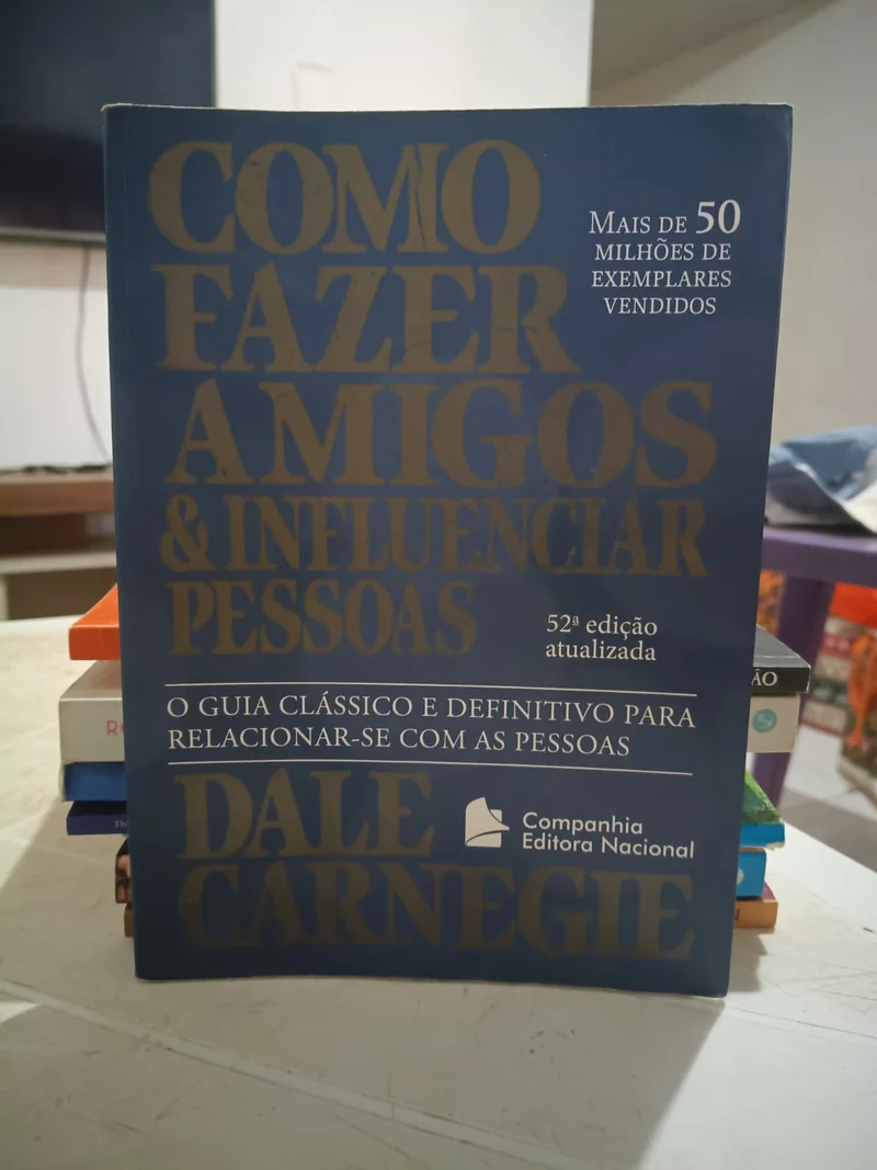 Como fazer amigos e influenciar pessoas