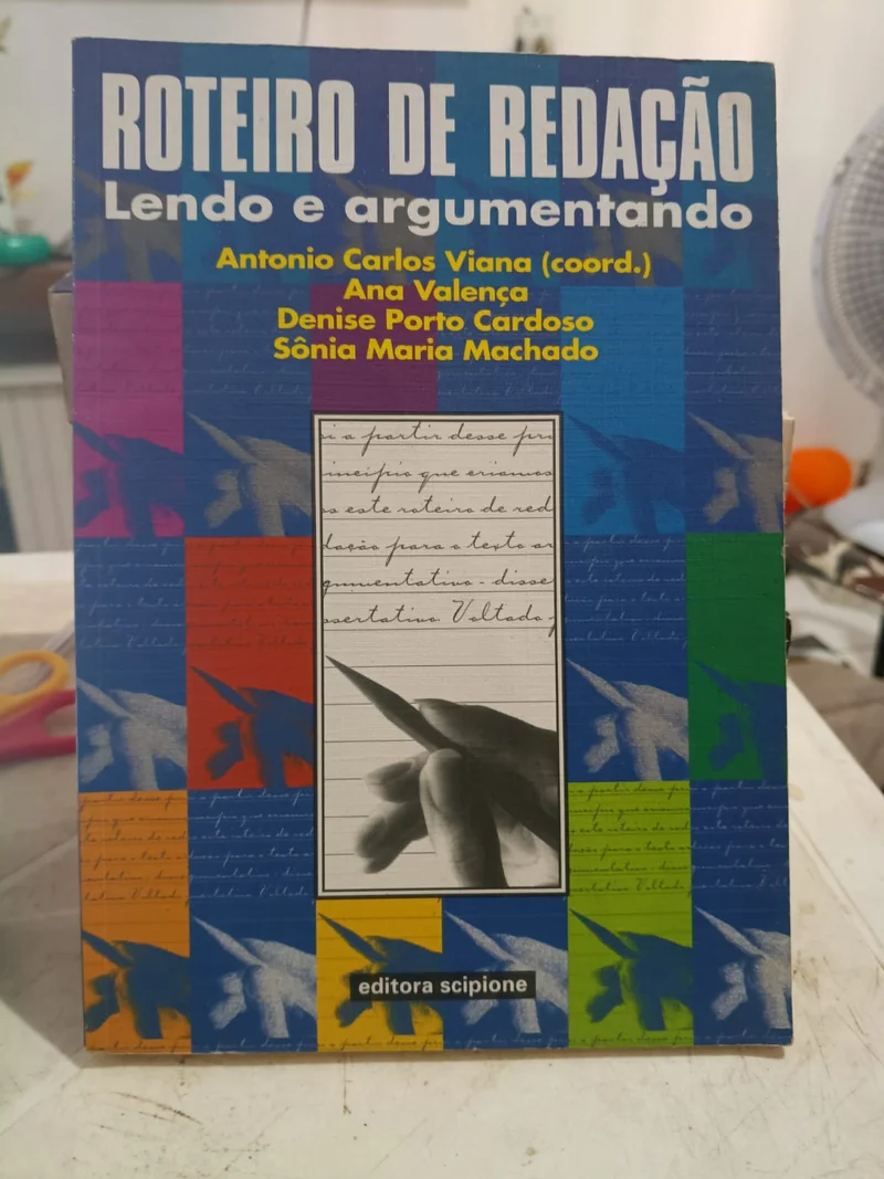 Roteiro de Redação - Lendo e argumentando