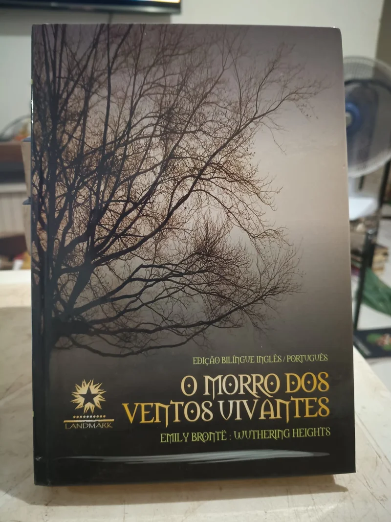 O Morro dos Ventos Uivantes (Capa Dura) (Versão Bilíngue)